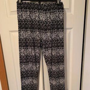 PINK REPUBLIC LEGGING SIZE LARGE